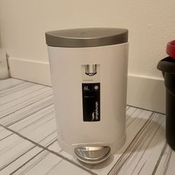 Small Trash Can 
