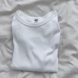 Uniqlo T-shirt