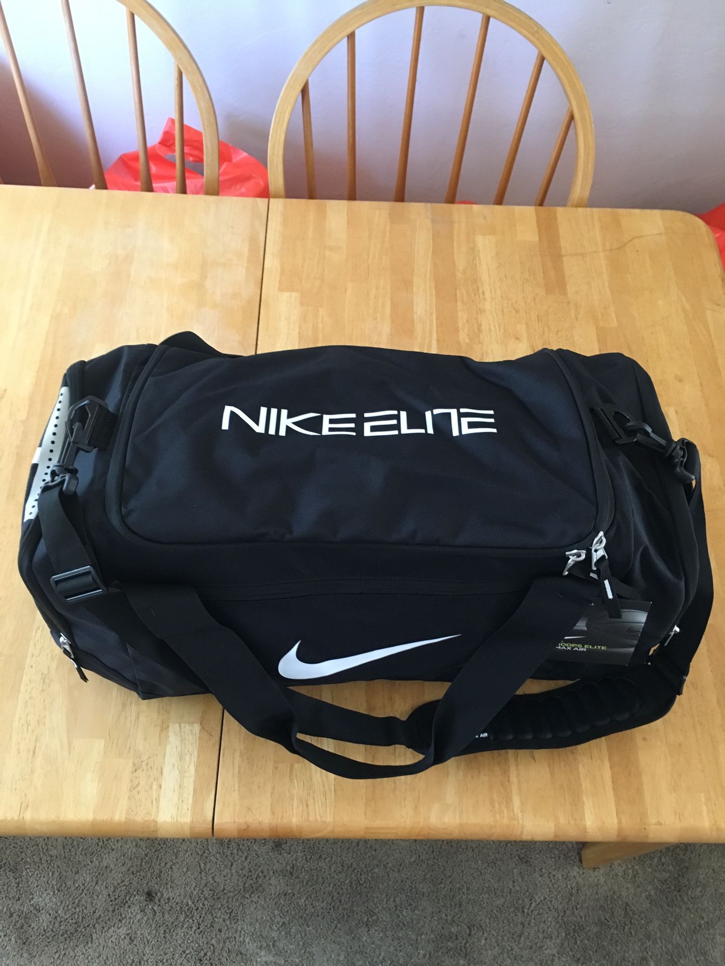 Brand new Nike elite hoops max air duffel bag basketball gym school