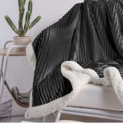 Sherpa Blanket Fleece Throw – 60x80, Pure Black – Soft, Plush, Fluffy, Fuzzy, Warm, Cozy, Thick – Perfect for Couch, Bed, Sofa, Chair - Reversible Thr