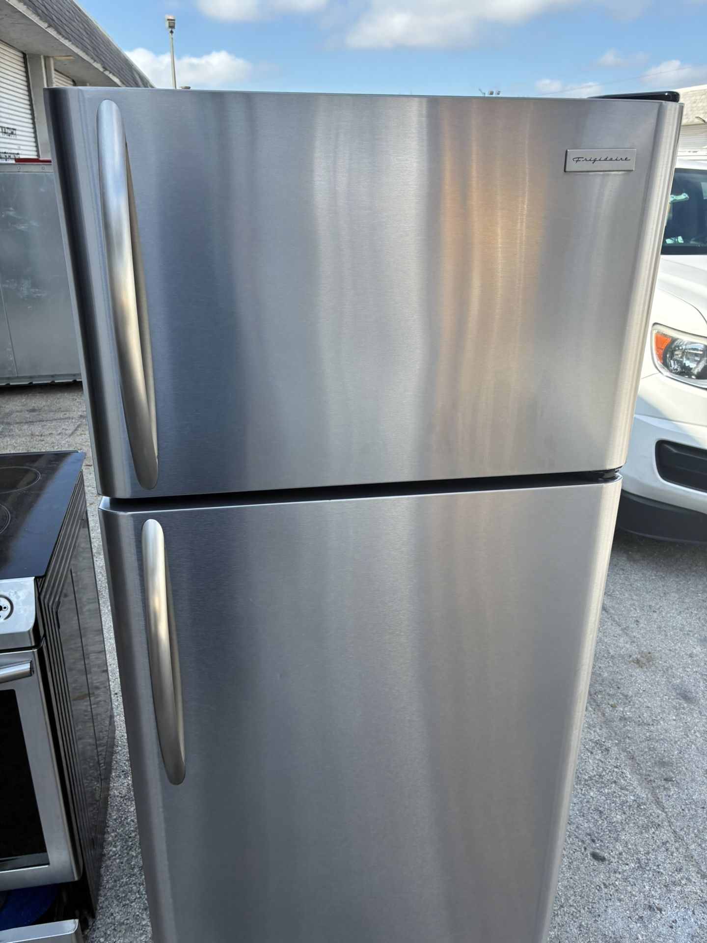 REFRIGERATOR FRIGIDAIRE 30” Stainless Steel
