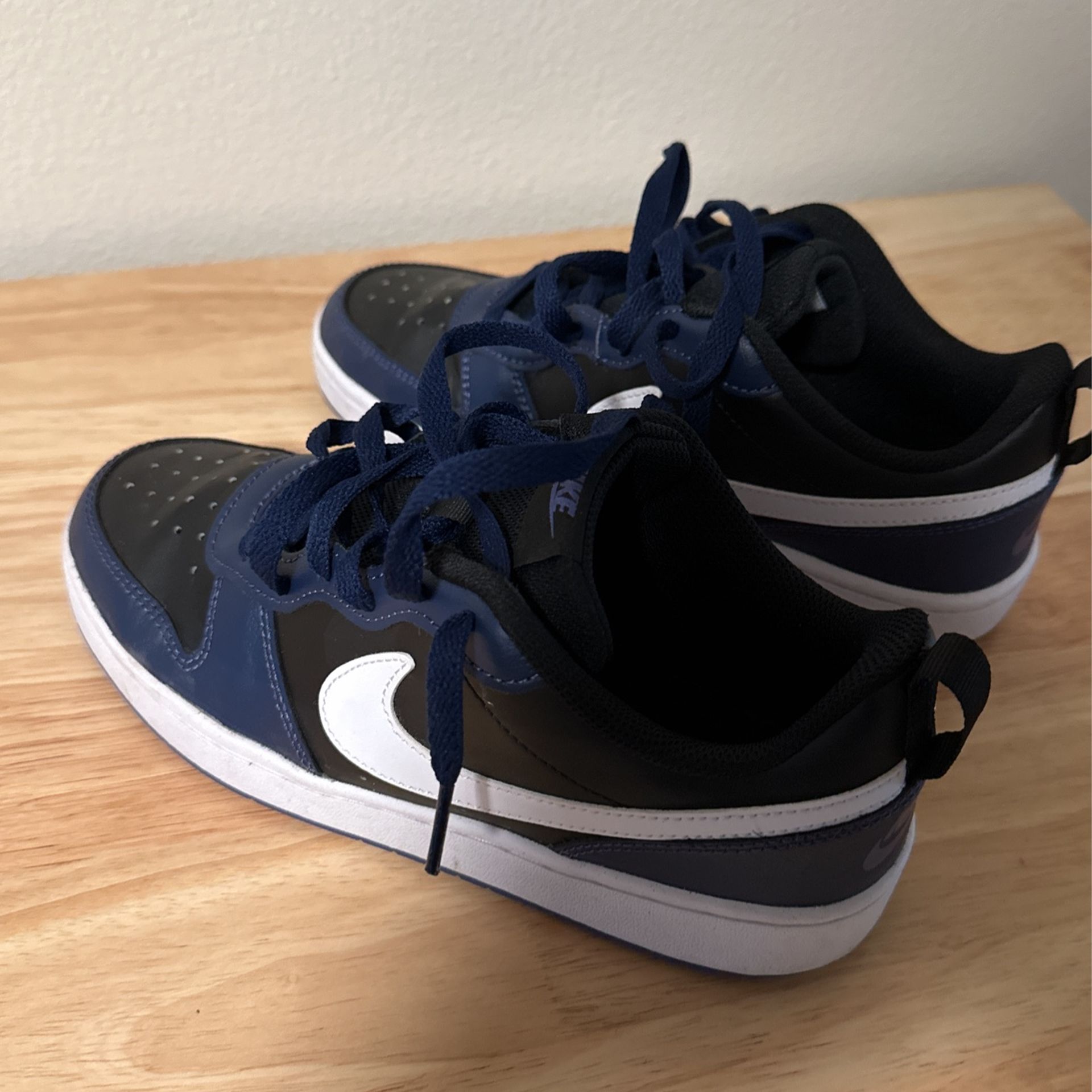 6.5Y Nike Court Burough Lows