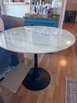 36” Round Tulip Dining Table White Marble Top