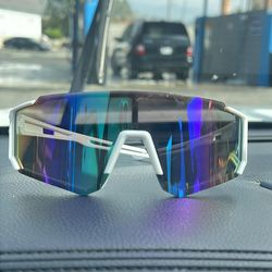 Oakley kids sun glasses white