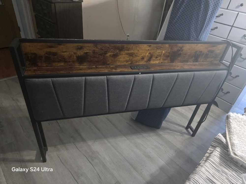 Head Board With USB Plug Ins