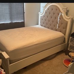 Bed/ Frame