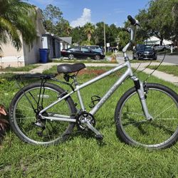 Cannondale Comfort 400 Hybrid Bike