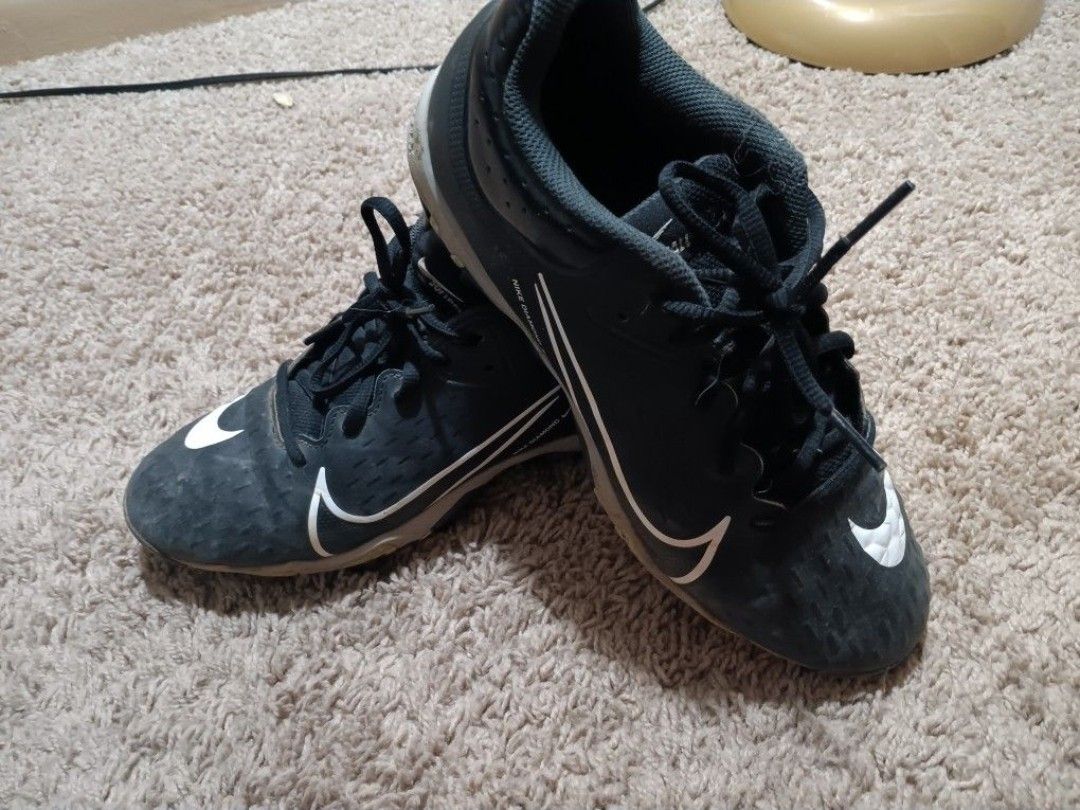 Nike Softball Cleats Size 8.5  W