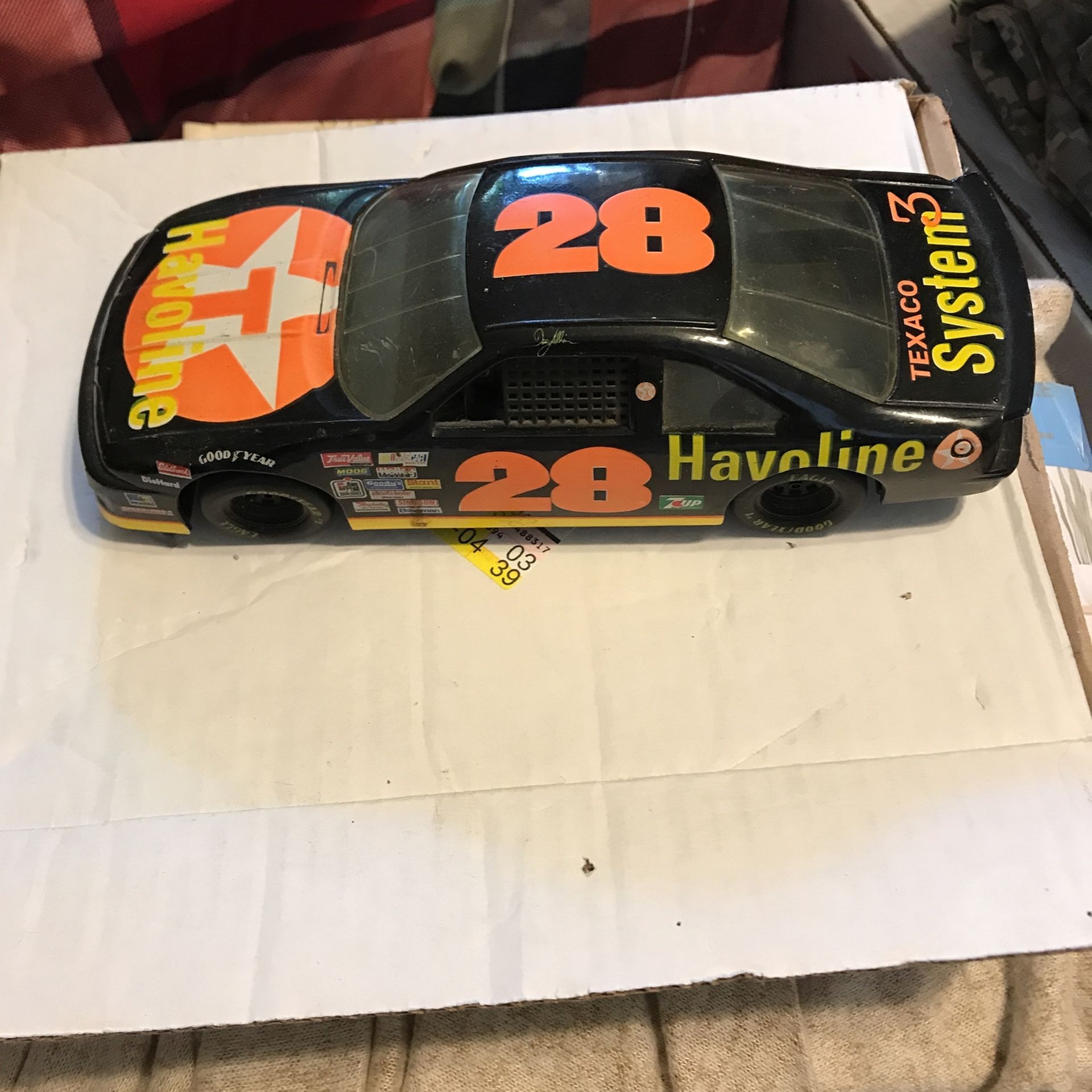 DAVEY ALLISON 1992 RACING CHAMPIONS #28