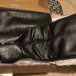 Black Knee High Heeled Boots