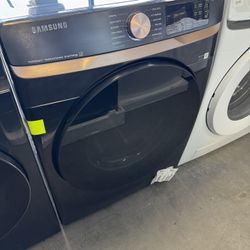 Samsung - Front Load Gas Dryer / Black & Gold 