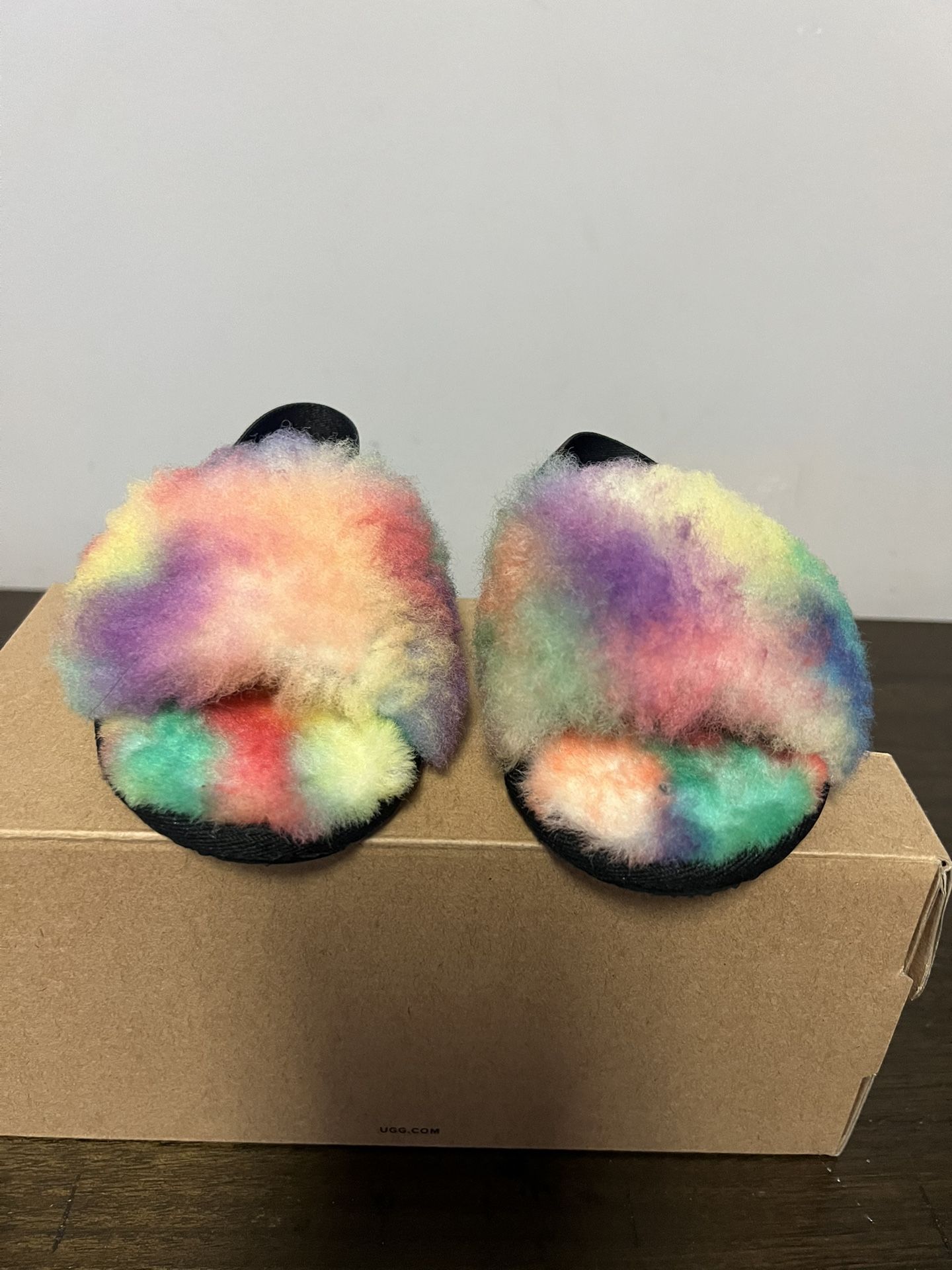 UGG