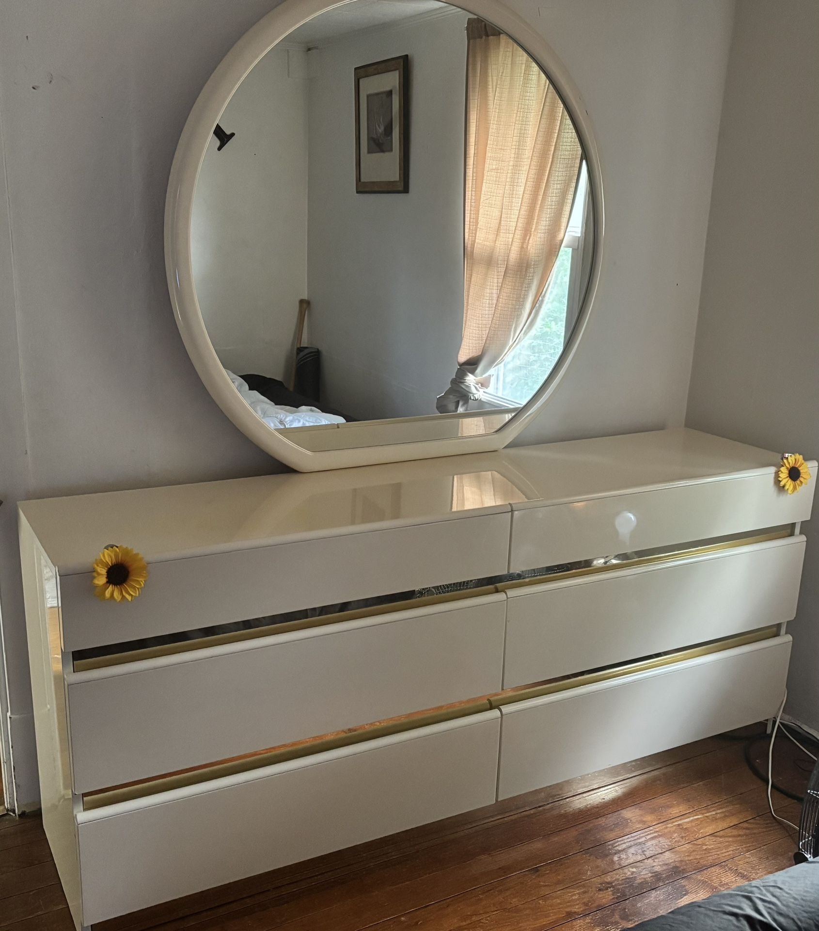Cream & Gold Dresser With 2 Nightstands