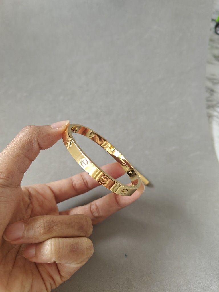 Love Bangle Stainless Steel 18k White Gold Plated Unisex No Tarnish