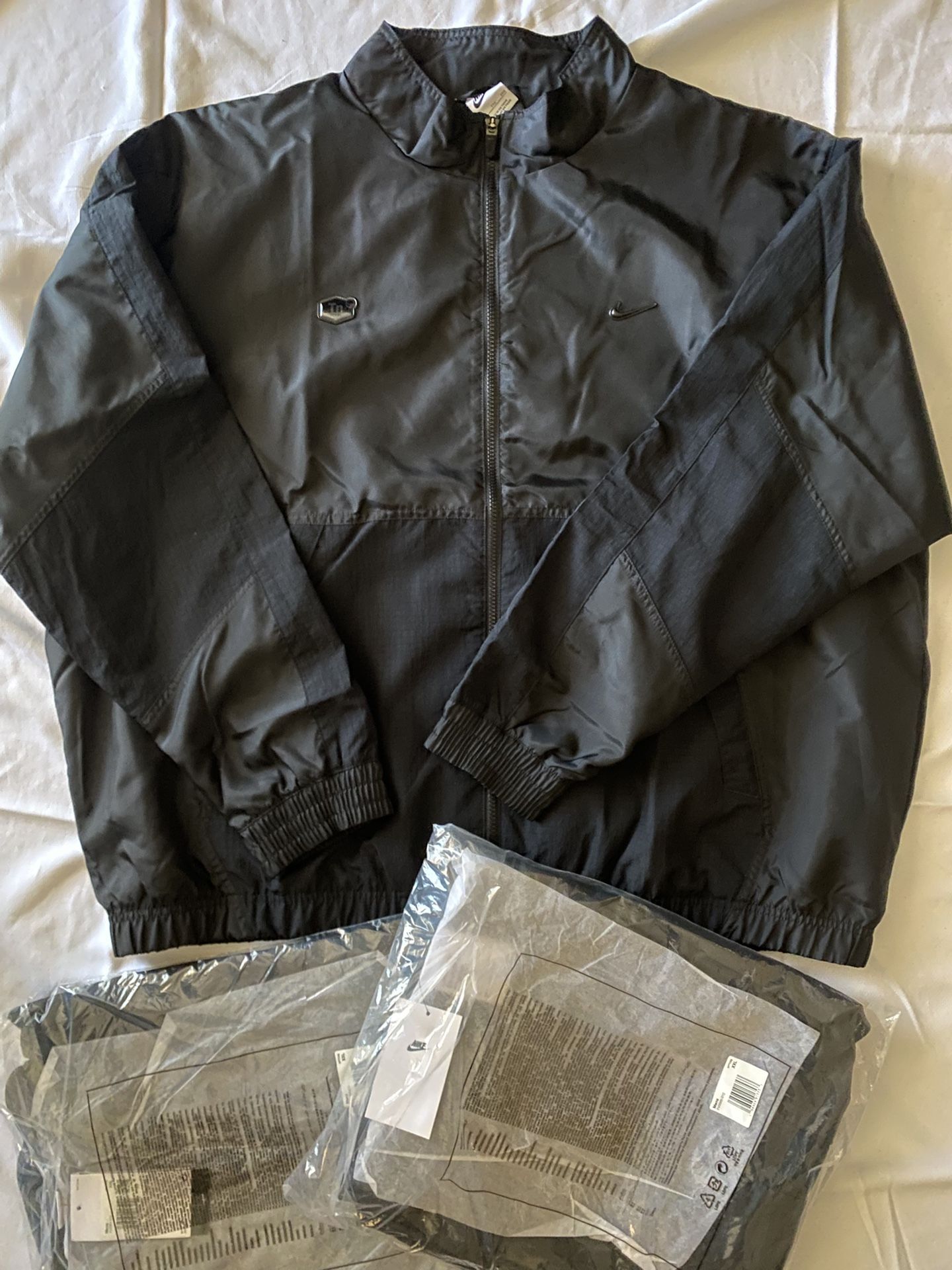 Nike windbreaker top and bottom set