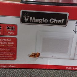 Magic Chef 0.9 cu. ft. Countertop Microwave in White