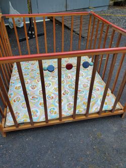 1950's Abbott playpen and pad