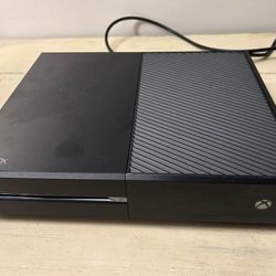 Xbox One Console Bundle (with 2 Controllers & Power Cable)