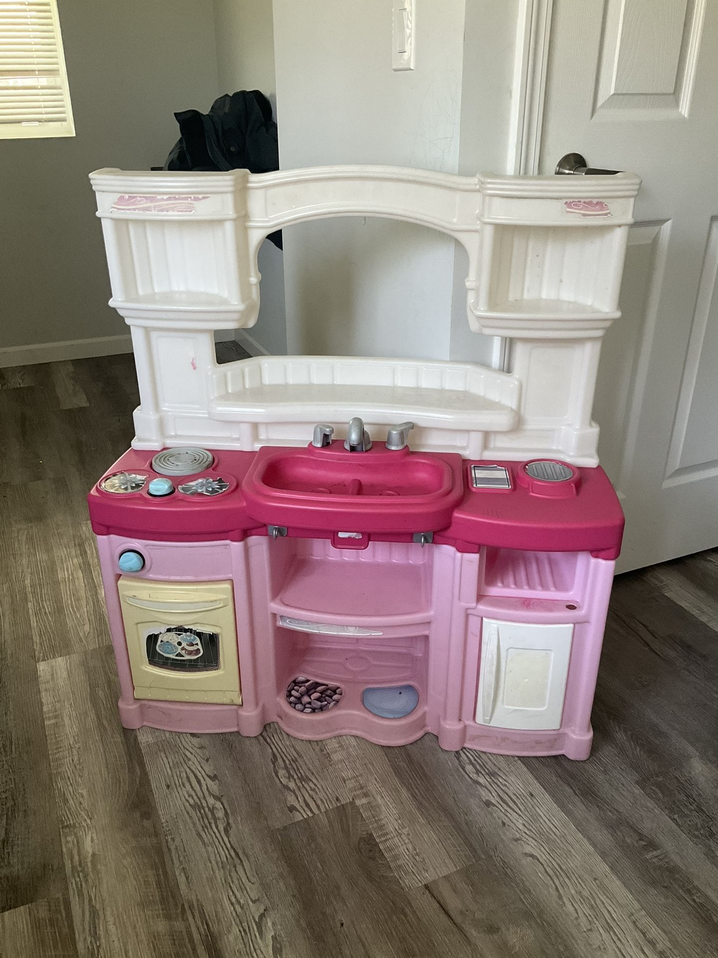 Kitchen With Play Good