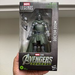 Dr Doom Doomsday - Marvel Legends