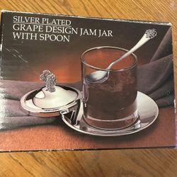 New In Box - Paul Revere Silversmiths Grape Jam Set - Silver Played