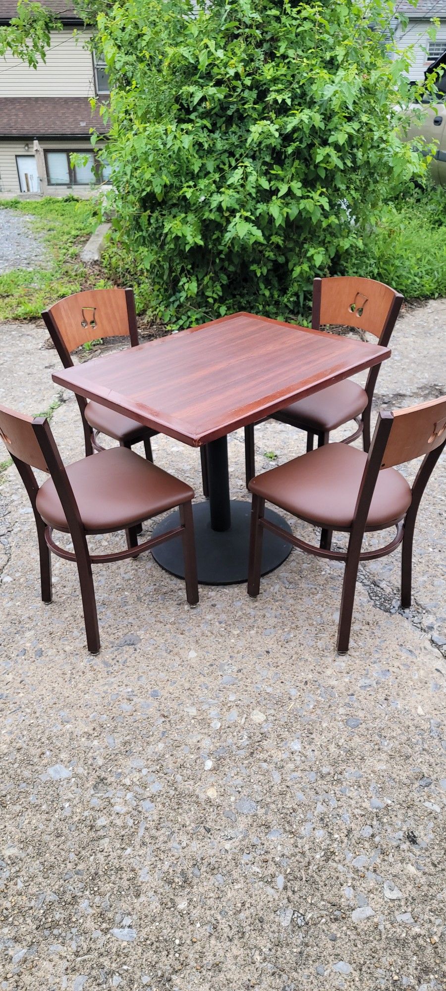 Table & Chairs