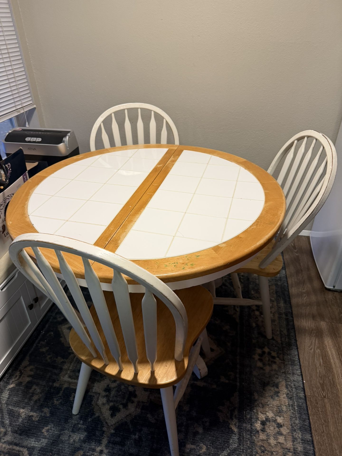 Round Expandable Dining Table