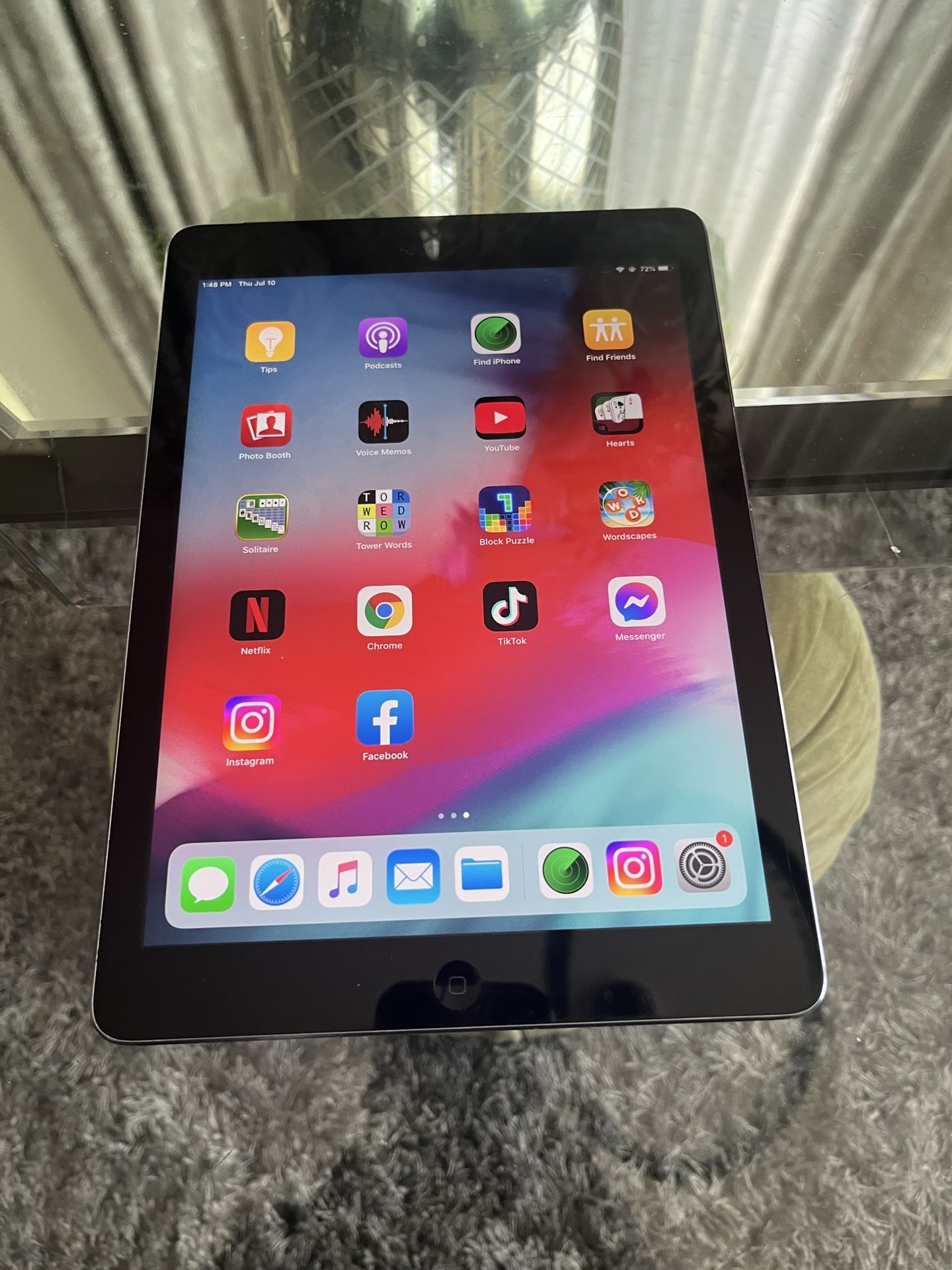 Apple iPad Air 1st Gen Black A1474 16GB Tablet 9.7” iOS 12.5.7 Cellular and WiFi - $39