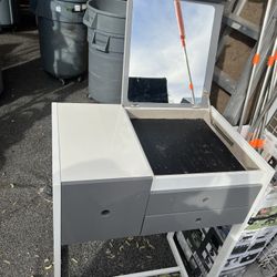 Vanity Set With Chair 