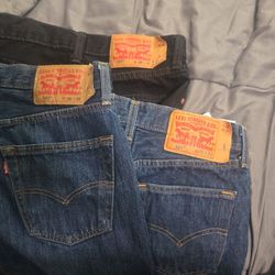 Levi's- Size 28x32