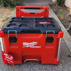 Milwaukee PACKOUT Low Profile Rolling Tool Box 22inch 