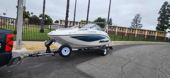 2007 SEA DOO CHALLENGER 180 LIKE NEW 19 HOURS ONLY . NEW INTERIOR NEW TIRES TAGS  PINK SLIPS  SUPER CLEAN T RIVER READY 