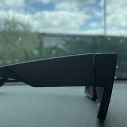 Red LV Sunglasses for Sale in Dallas, TX - OfferUp