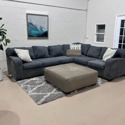 Blue Oversized Sectional sofa/couch 🚛Delivery Available