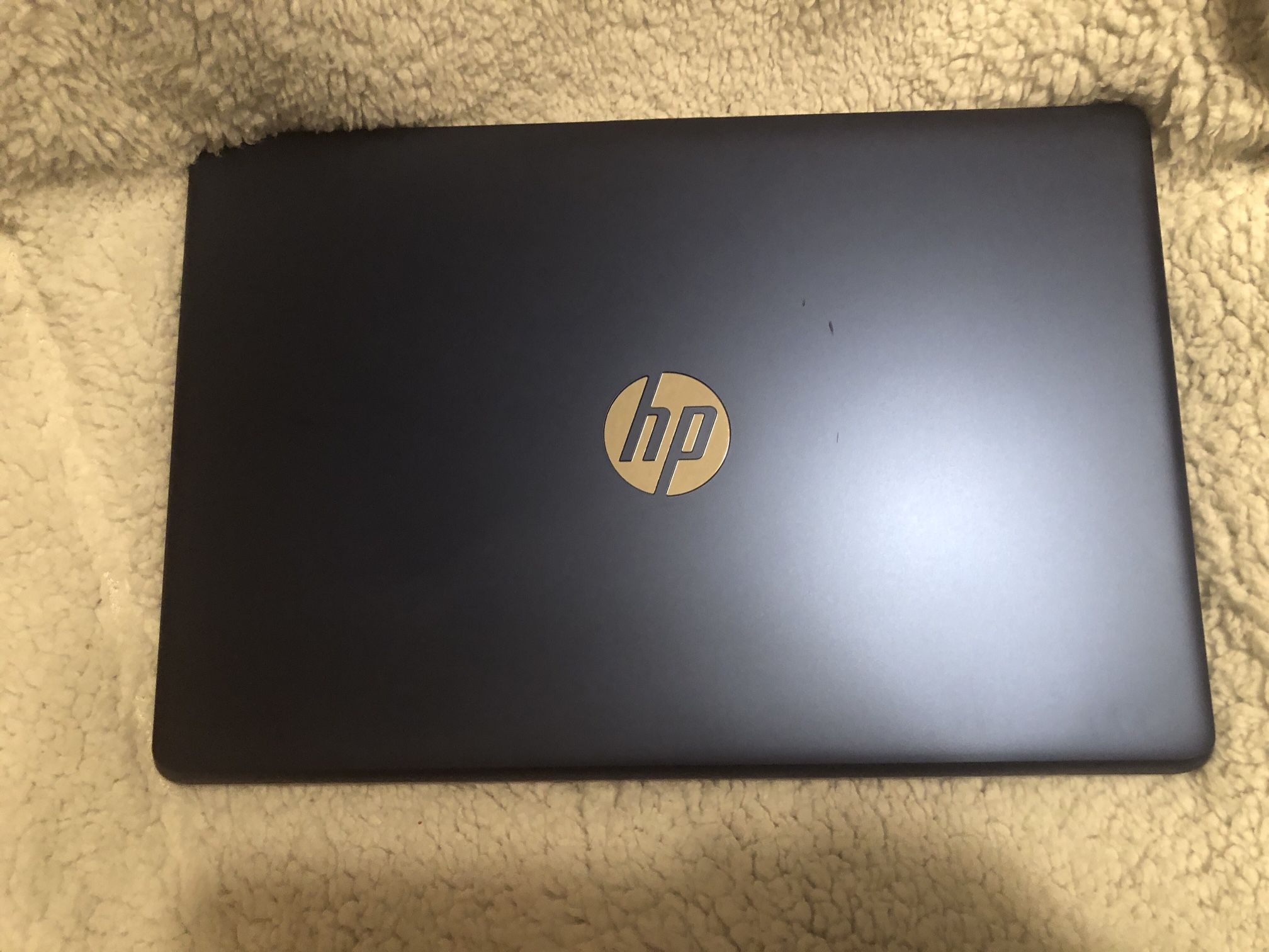 Blue HP Laptop Stream