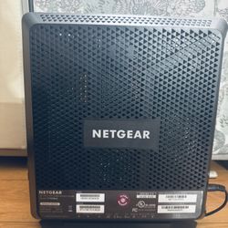 NETGEAR - Nighthawk AC1900 Router / Modem
