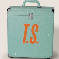 Taylor Swift - The Life of a Showgirl Vinyl Case in hand !