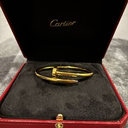 18k Yellow Gold Bangle Bracelet 