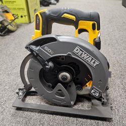DEWALT FLEXVOLT 60V MAX Cordless Brushless 7-1/4 in. Circular Saw with Brake (Tool Only)