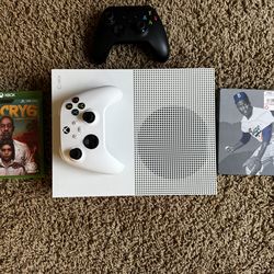 Selling Xbox One Series S 500gbWith 2 Games, 2 Controllers, And Power Cables Or Trading