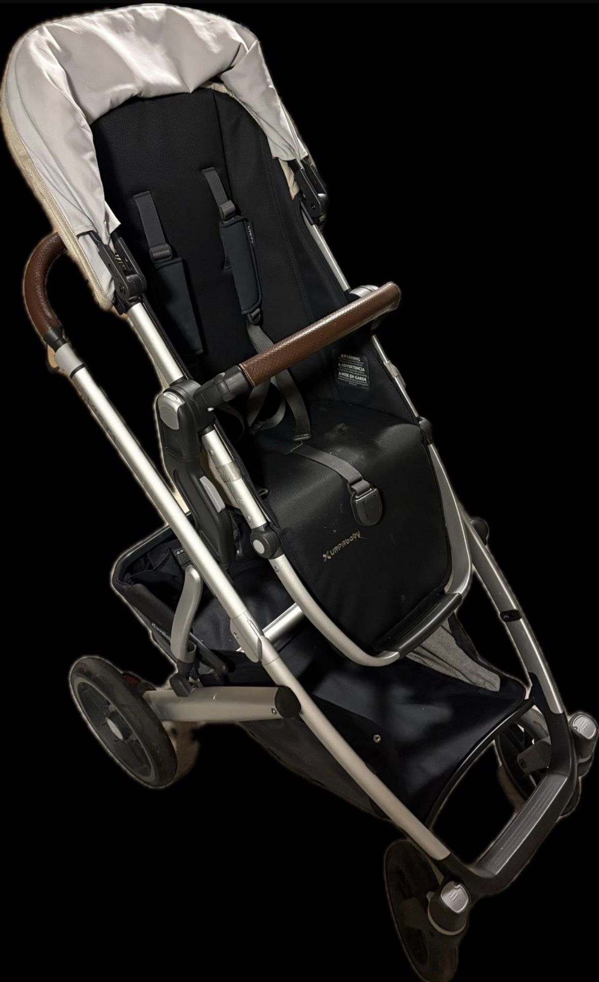 UPPAbaby Vista. STROLLER AND CARRIER ONLY. RUMBLE SEAT SOLD SEPARATELY. V2  Stroller/Convertible Single to Double