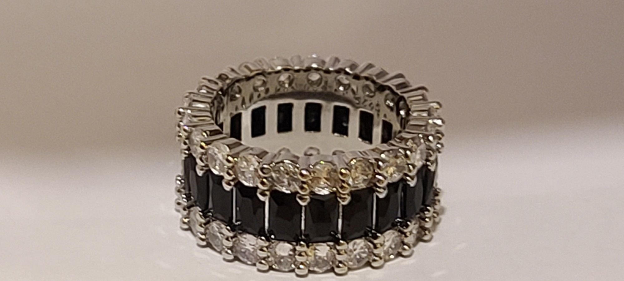 925 Silver Ring Size 8