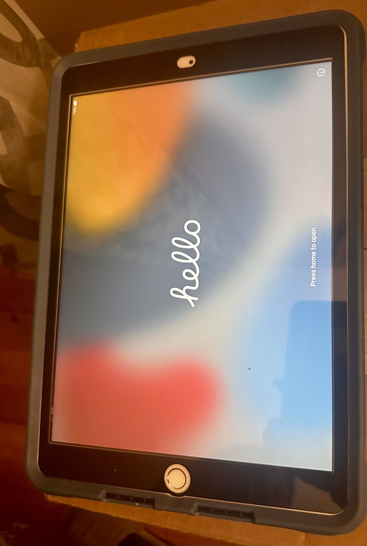 Apple iPad 8th Gen 32GB Wi-Fi – w/ Otterbox – Excellent Condition!