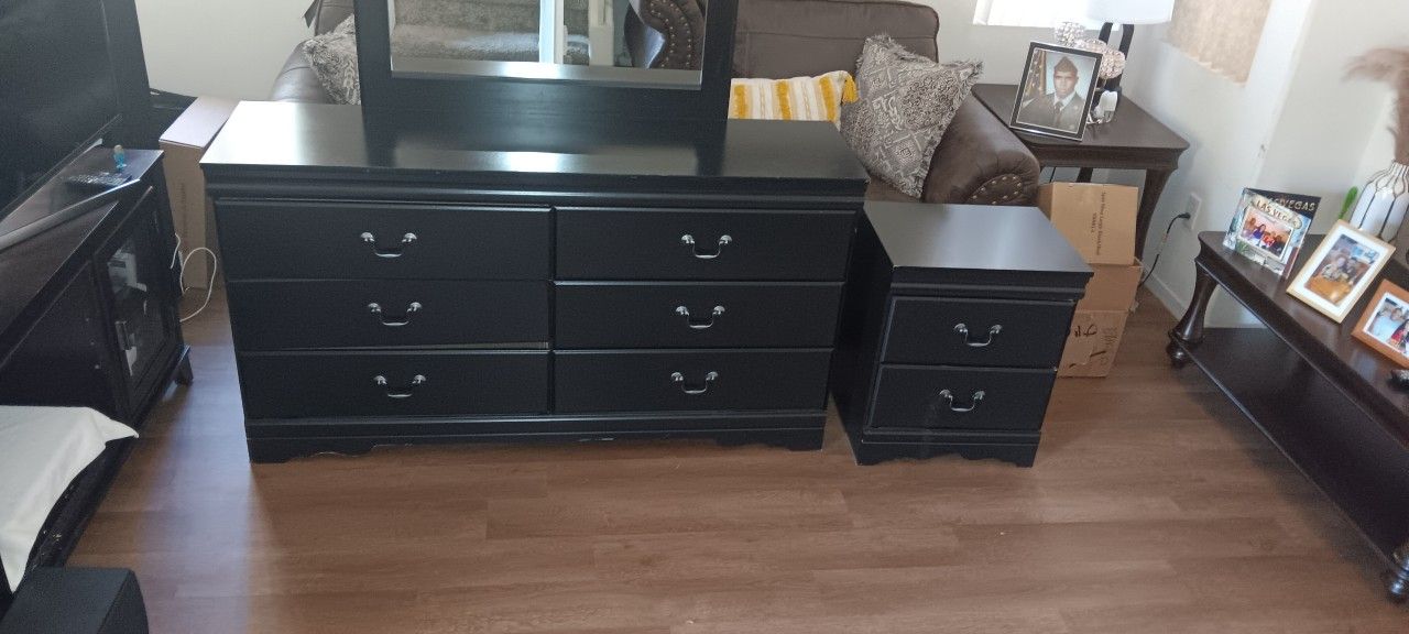 Dresser With Mirror And Small Dresser Combo