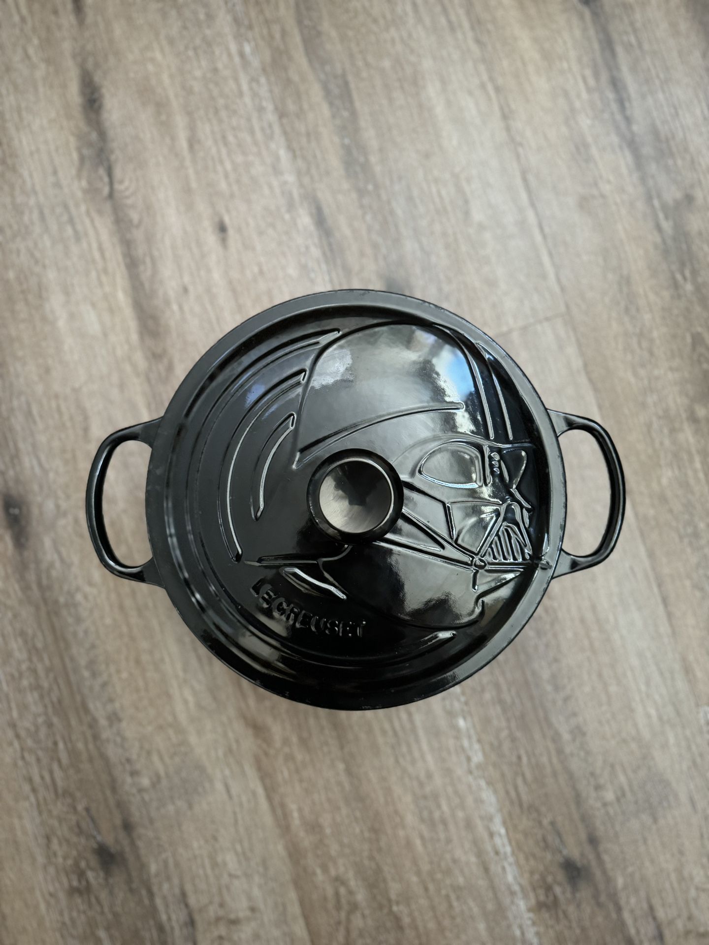 Le Creuset Star Wars Darth Vader Round Casserole / Dutch Oven - NEW without Box