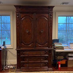 Solid Wood TV Unit/Armoir With Drawers