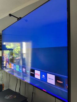 Samsung 55’ Crystal UHD (4K) TV with bracket