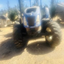 New Holland Tractor 