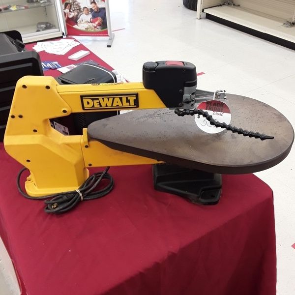 Dewalt DW788 20inch VariableSpeed Scroll Saw for Sale in Beaumont, TX