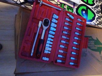 Ratchet set and power drill